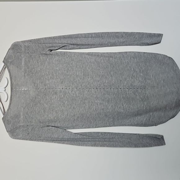 Lululemon Yin Time Long Sleeve, Size 2 - Picture 4 of 13